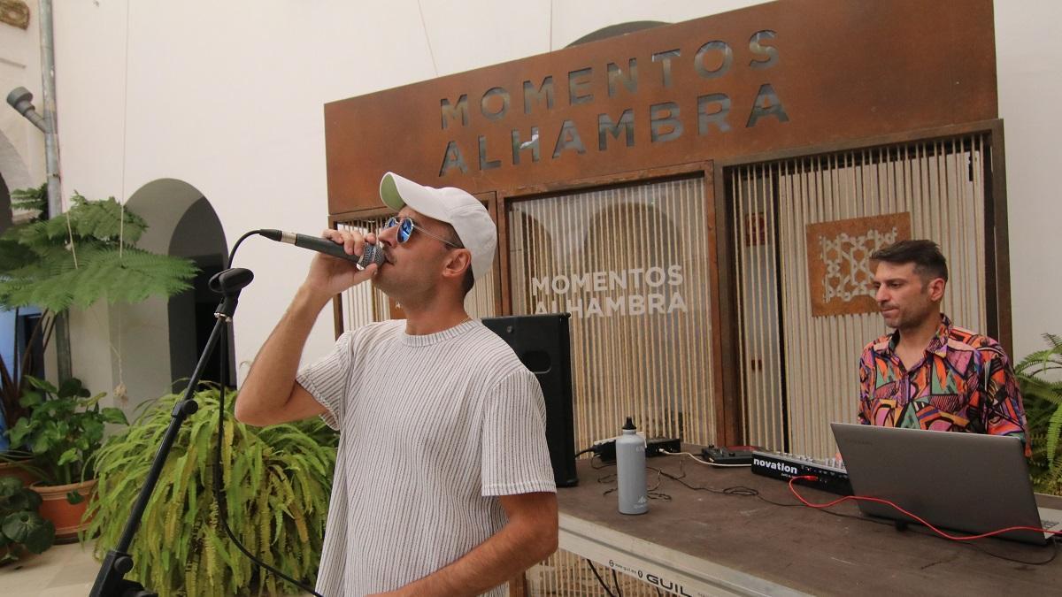 Romero Martín ofreció su flamenco irreverente en el Palacio de Orive.