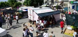 El mercadillo regresa a Vincenti con quejas por falta de espacio tras la peatonalización