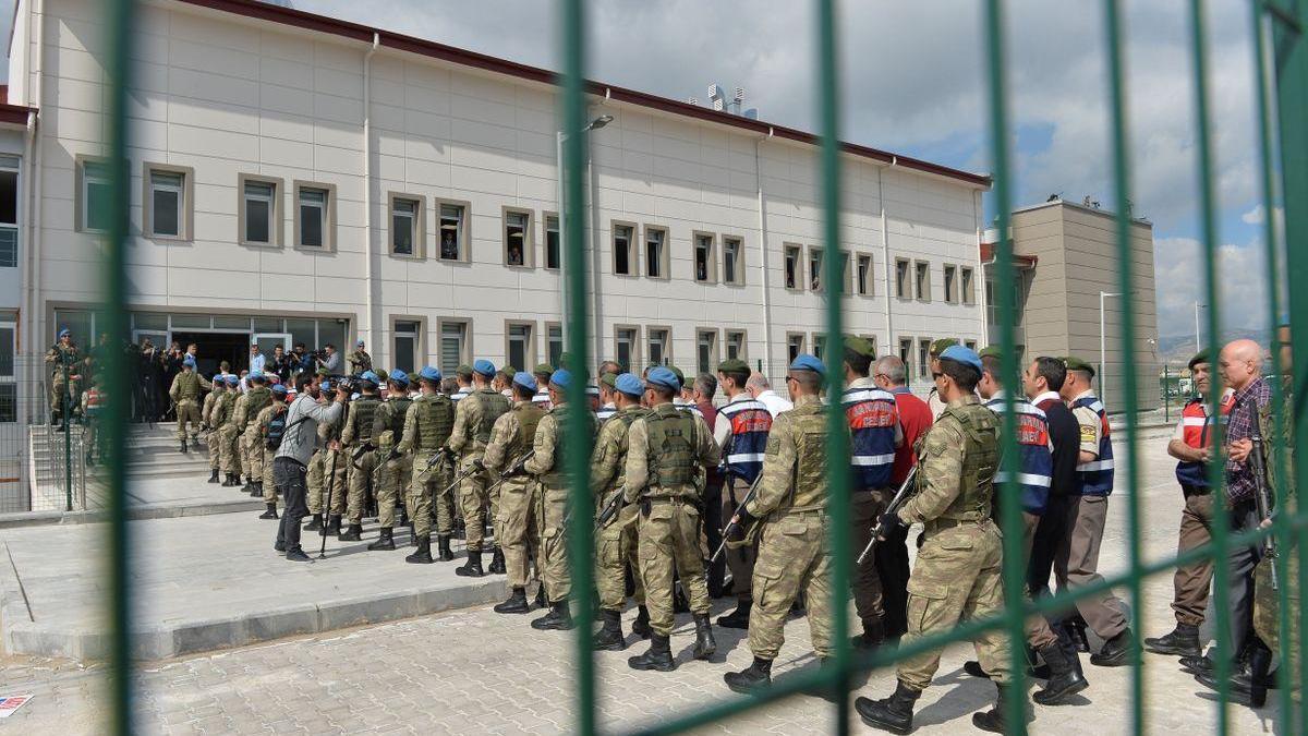 La justicia turca condena a prisión a 233 personas por el intento de golpe de Estado contra Erdogan