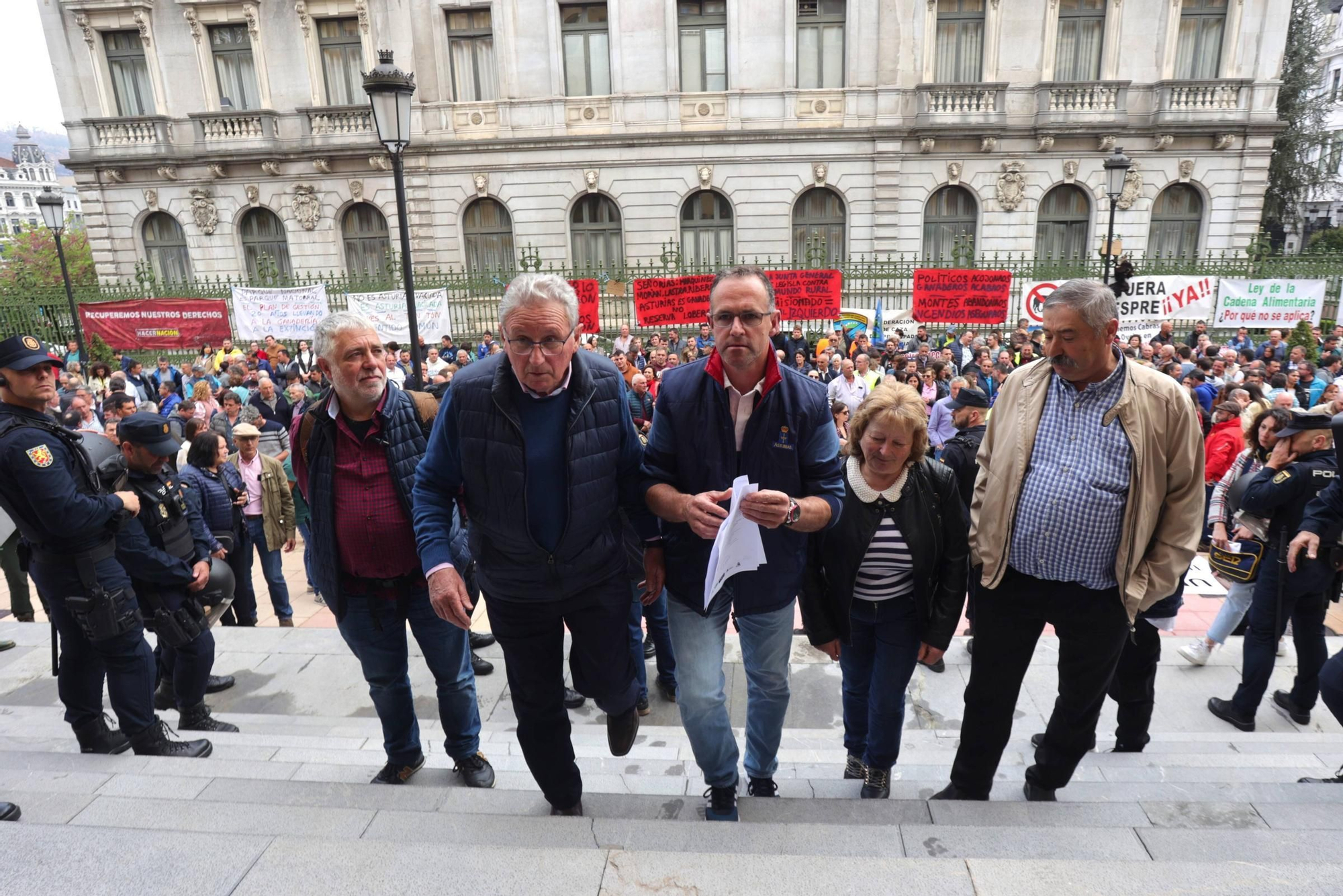 En imágenes: Así fue la manifestación del campo asturiano en Oviedo