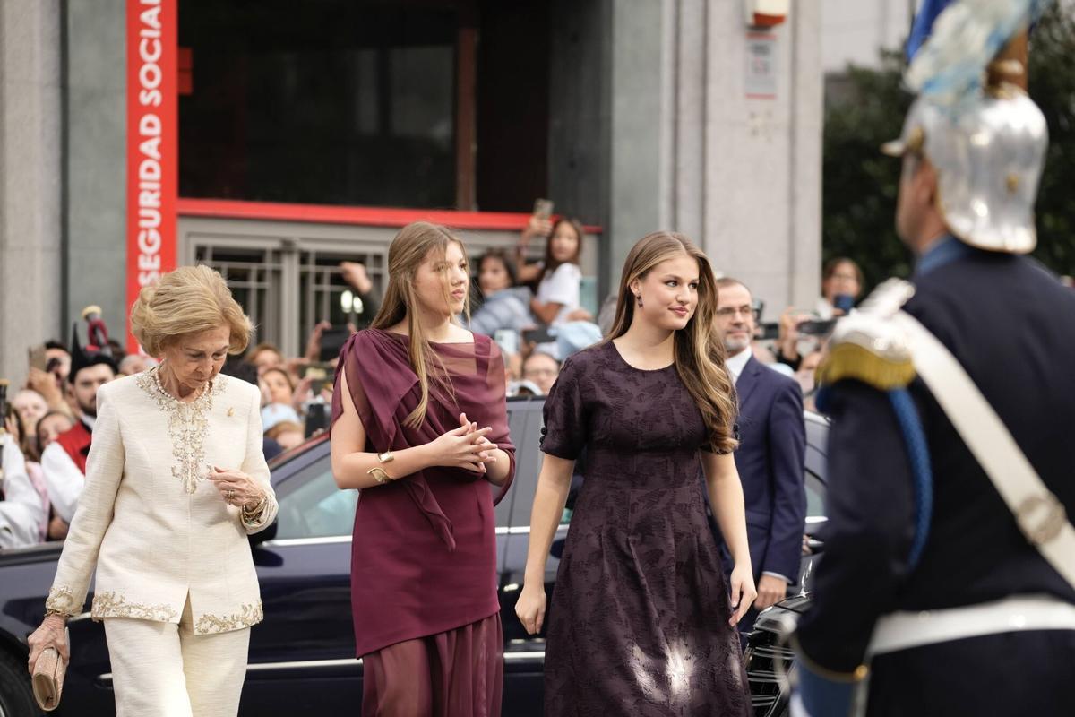 Así fue la llegada de los invitados a los premios "Princesa de Asturias" y su paso por la alfombra azul