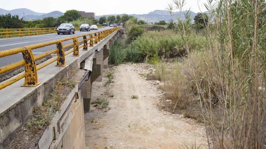 El río Canyoles se seca por completo en varios tramos de Xàtiva