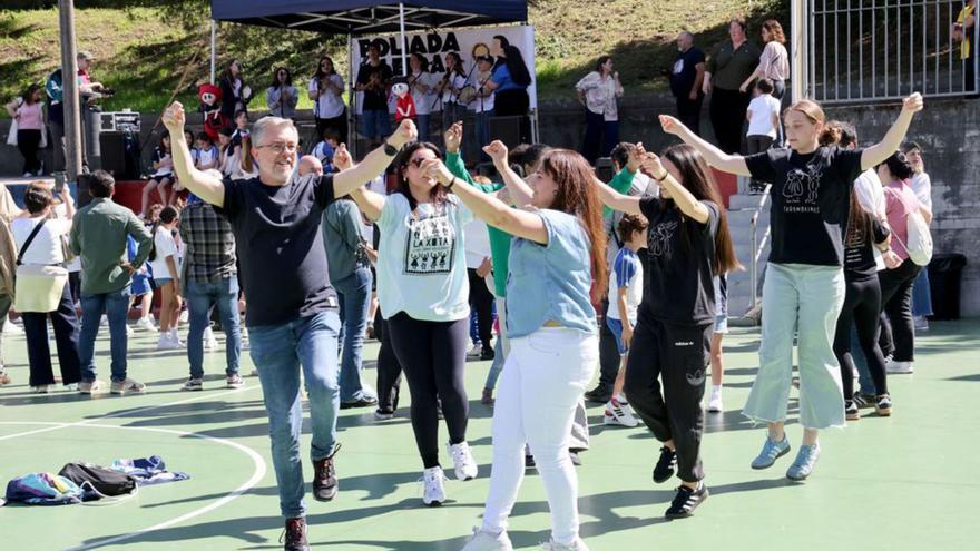 Foliada en Maristas en Vigo, onte. | José Lores