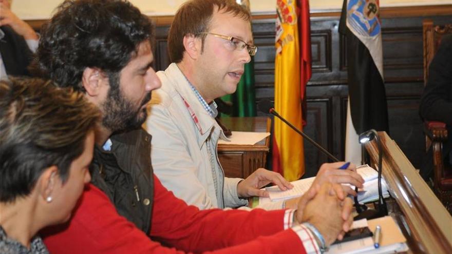 Luz verde al plan económico de Plasencia con el beneplácito del grupo socialista