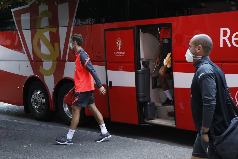 Entrenamiento del Sporting en El Molinón