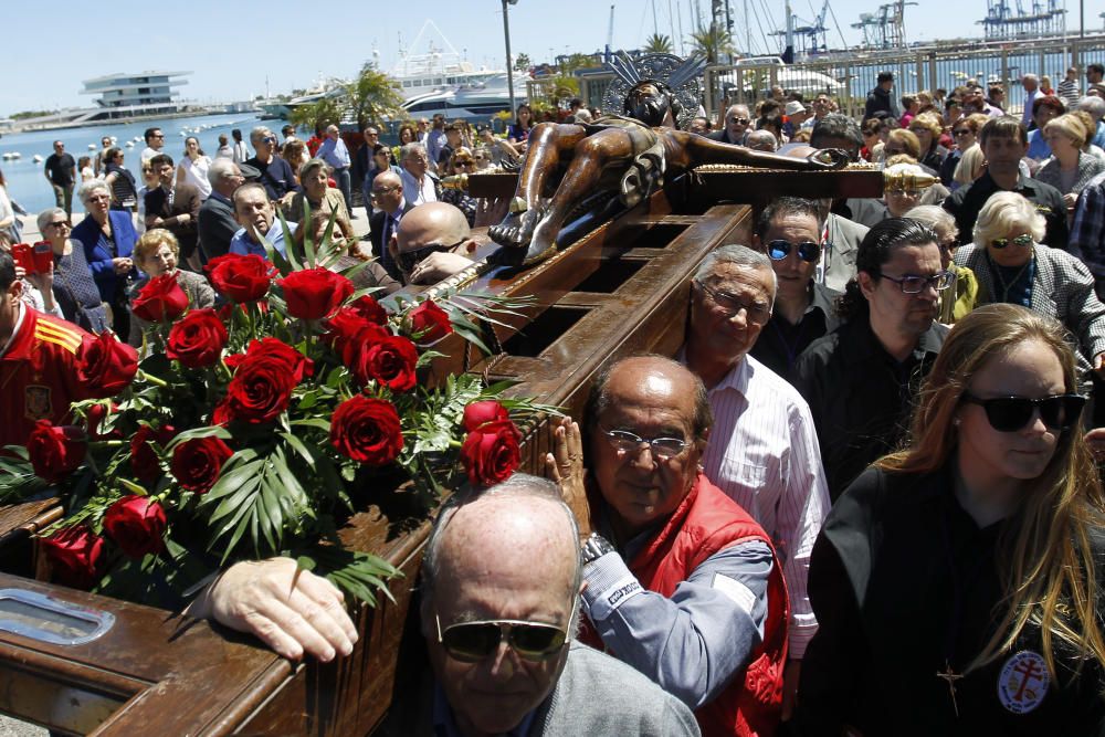 El Cristo del Grao recorre las calles de Poblats Marítims