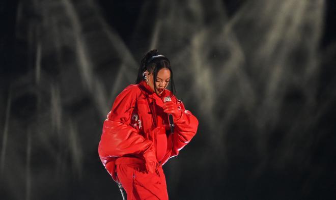 Así ha sido la espectacular actuación de Rihanna en la Super Bowl