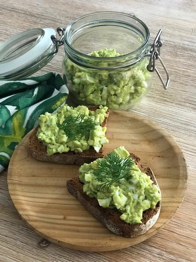 Ensalada de aguacate con huevo (Avocado Salad)