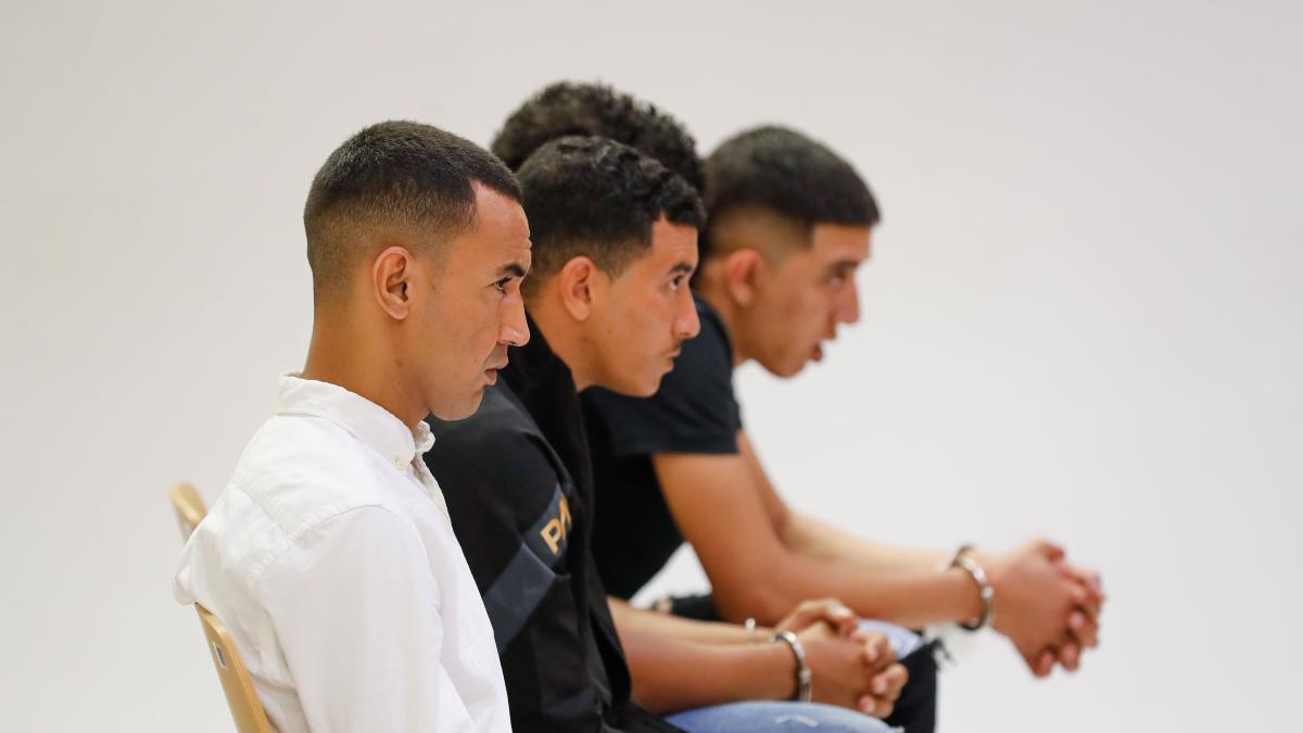 Los cuatro acusados por varios cargos de agresión sexual a una mujer en Puerto Rico, durante el juicio celebrado en su contra en junio