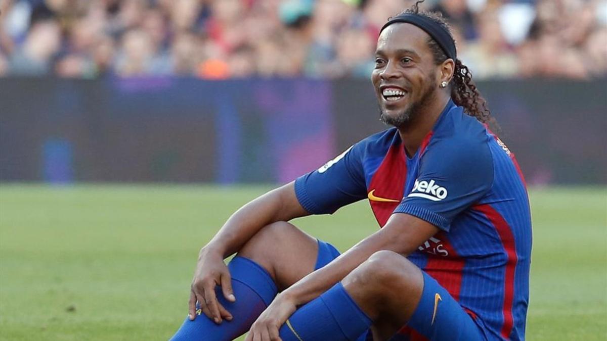 Ronaldinho, en un partido con el Barça Legends