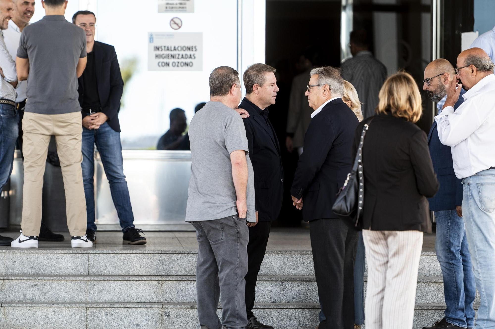 Fotogalería | Compañeros y allegados despiden a Fernández Vara
