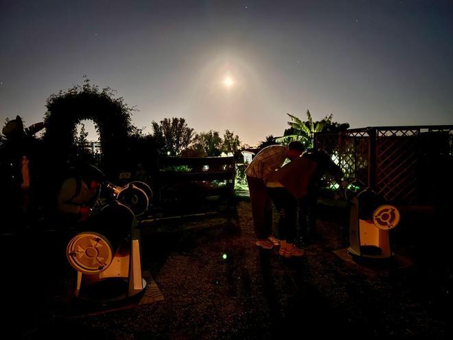 La eclipsemanía’ continúa: observatorios de toda España abrirán de madrugada para ver el eclipse lunar del 28 de agosto