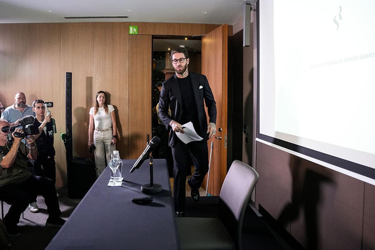 Sergio Ramos llegando a la rueda de prensa por las negociaciones por el Sevilla FC