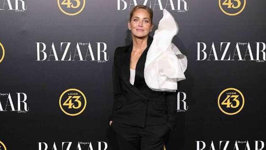 Sharon Stone, en la gala de los premios Harpers Bazaar.