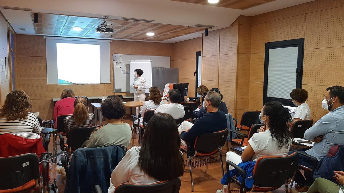 Un momento del curso de formación de prevención de agresiones en el Hospital Rafael Méndez.