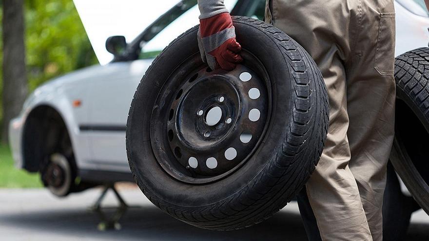 ¿Cuándo debo cambiar los neumáticos del coche?