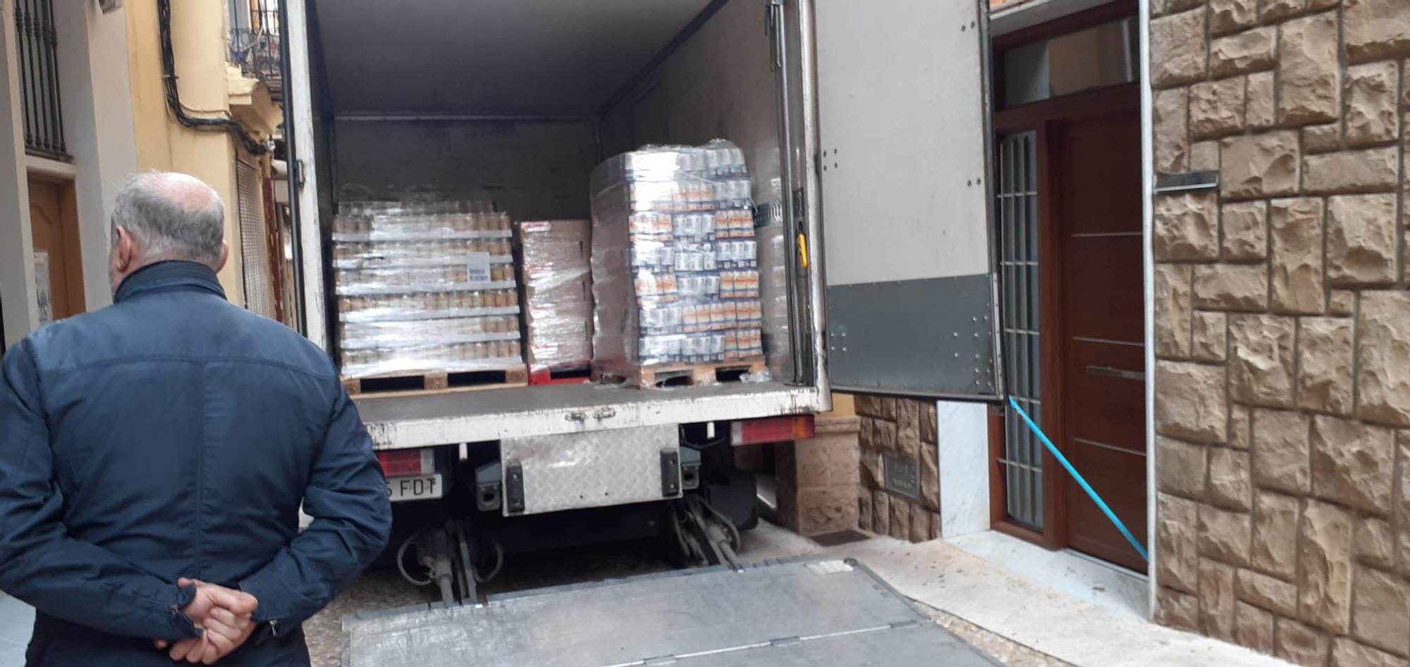 Cruz Roja reparte en Xàtiva más de 17 toneladas de alimentos