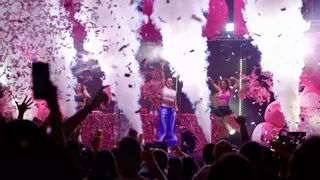 El techno del Crazy World llena una vez más de fiesta El Arenal con 8.000 asistentes