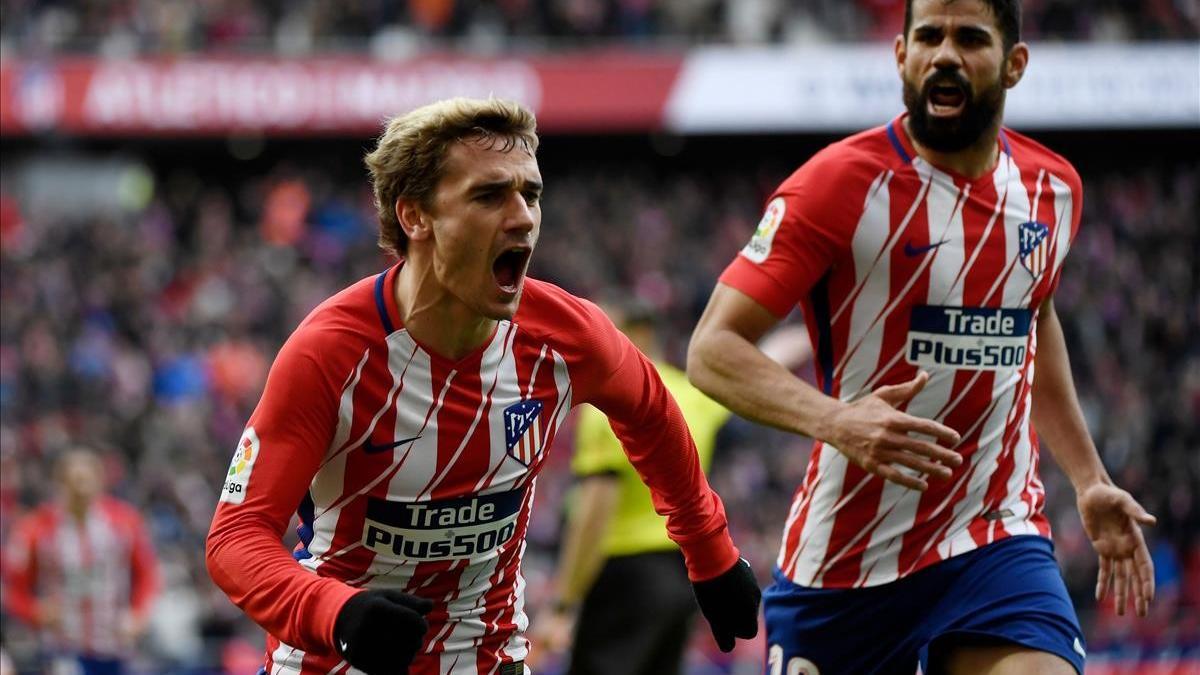 Griezmann celebra el primer gol del Atlético en presencia de Diego Costa