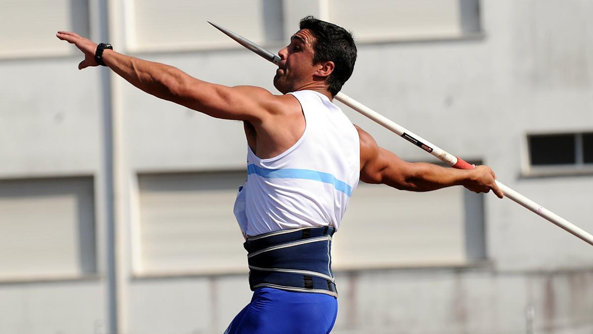 Gustavo Dacal, en un lanzamiento en un campeonato gallego.