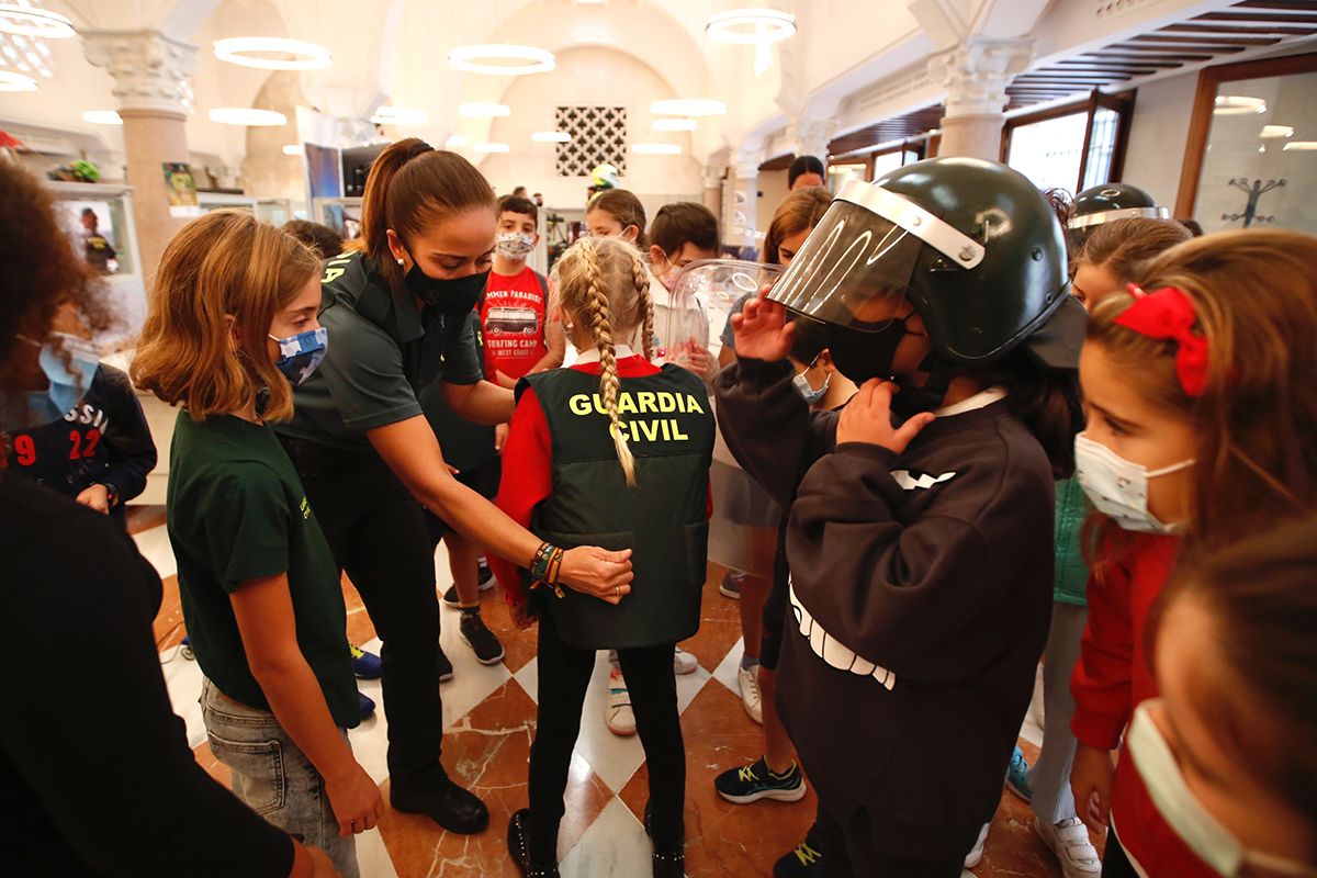 Talleres escolares en el edificio del antiguo Banco de España en el bulevar