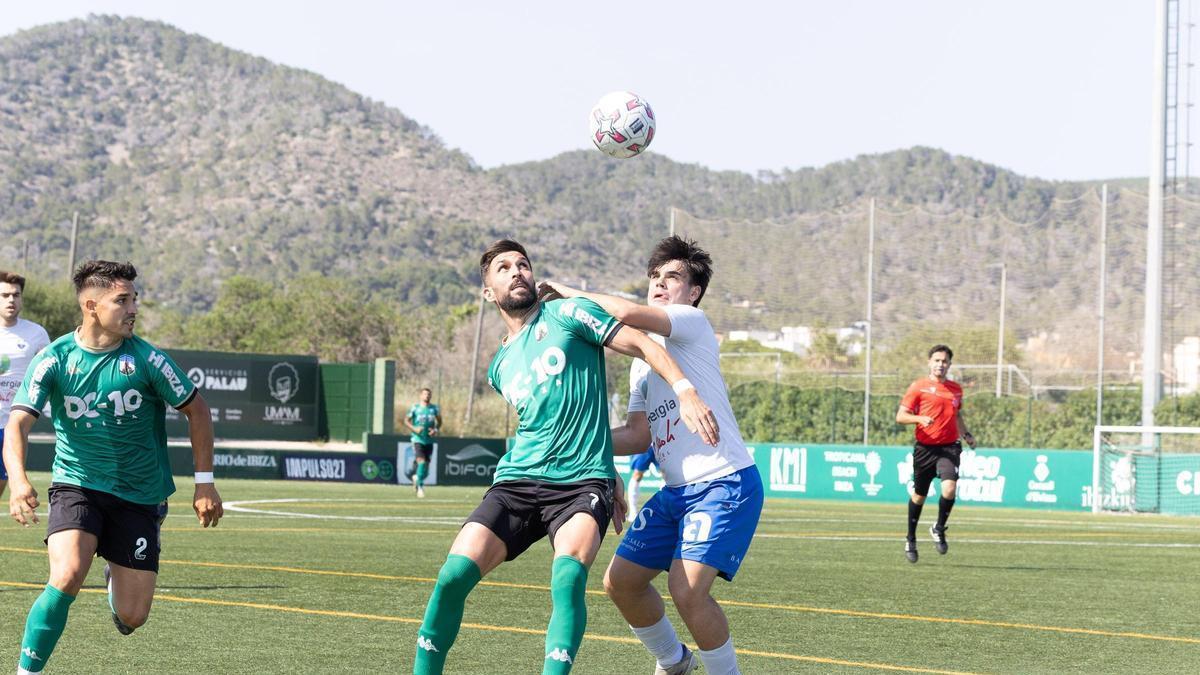 Las mejores imágenes del choque entre el Sant Jordi y el Sóller