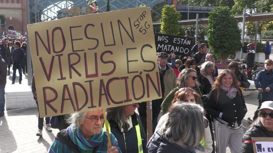 Movilización en Sevilla contra la &quot;dictadura sanitaria&quot;, la vacunación y las mascarillas