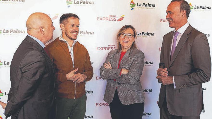 Iberia Express trasladó al Cabildo y a los empresarios sus previsiones de vuelos entre La Palma y Madrid.