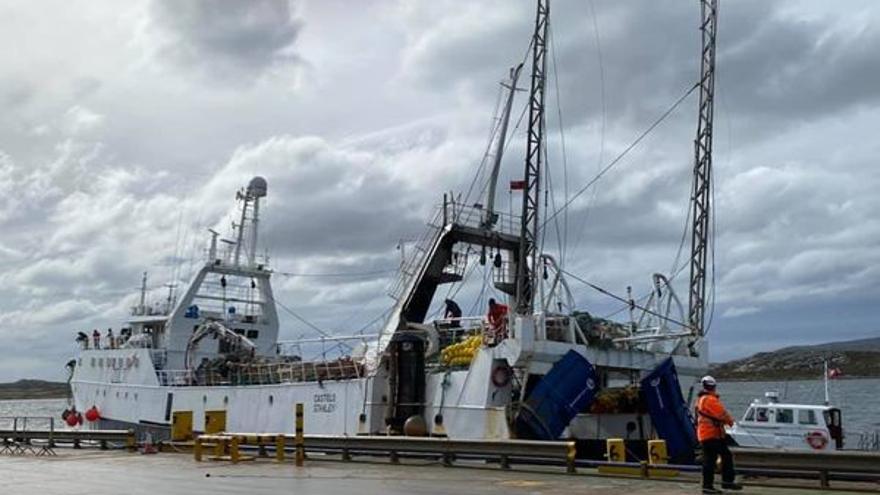 Un brote de unos 25 casos obliga a volver a puerto a un barco vigués de Malvinas