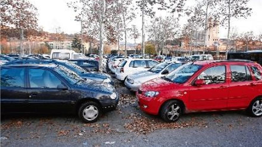 L&#039;equip de govern proposava cobrar dos euros per aparcar a La Copa, però l&#039;oposició ho va rebutjar.