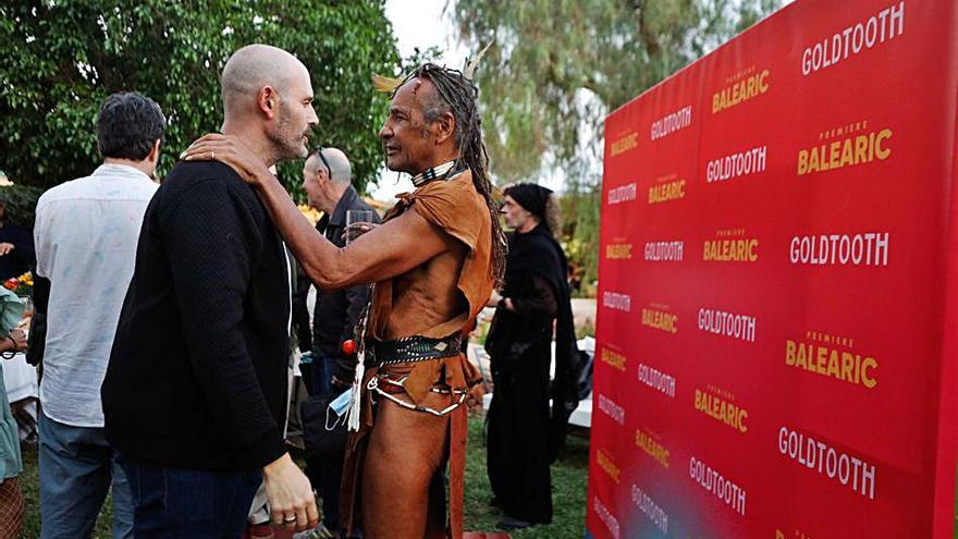 Dj Oliver y Tanit tras el ‘photocall’.