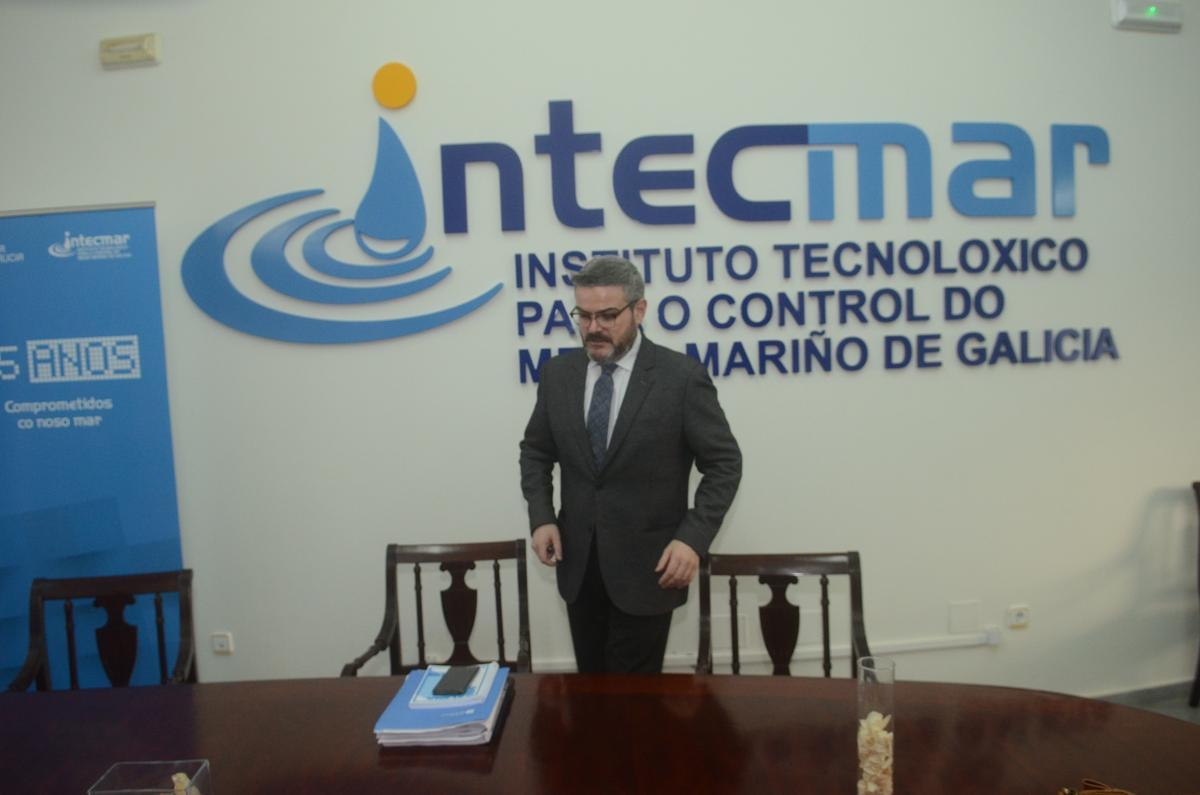 El director xeral de Pesca, Antonio Basanta, ayer en la sede del Instituto Tecnolóxico para o Control do Medio Mariño (Intecmar)