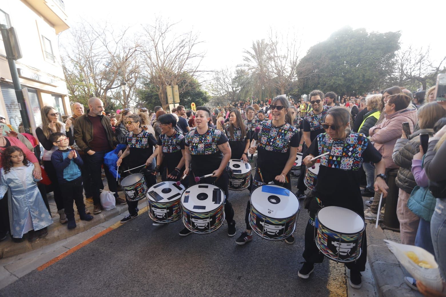 Russafa acoge el Carnaval más reivindicativo de conexión latino-valenciana