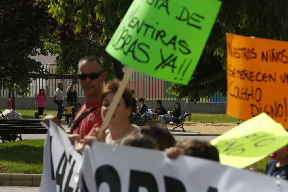 Protesta contra los barracones en La Almadraba