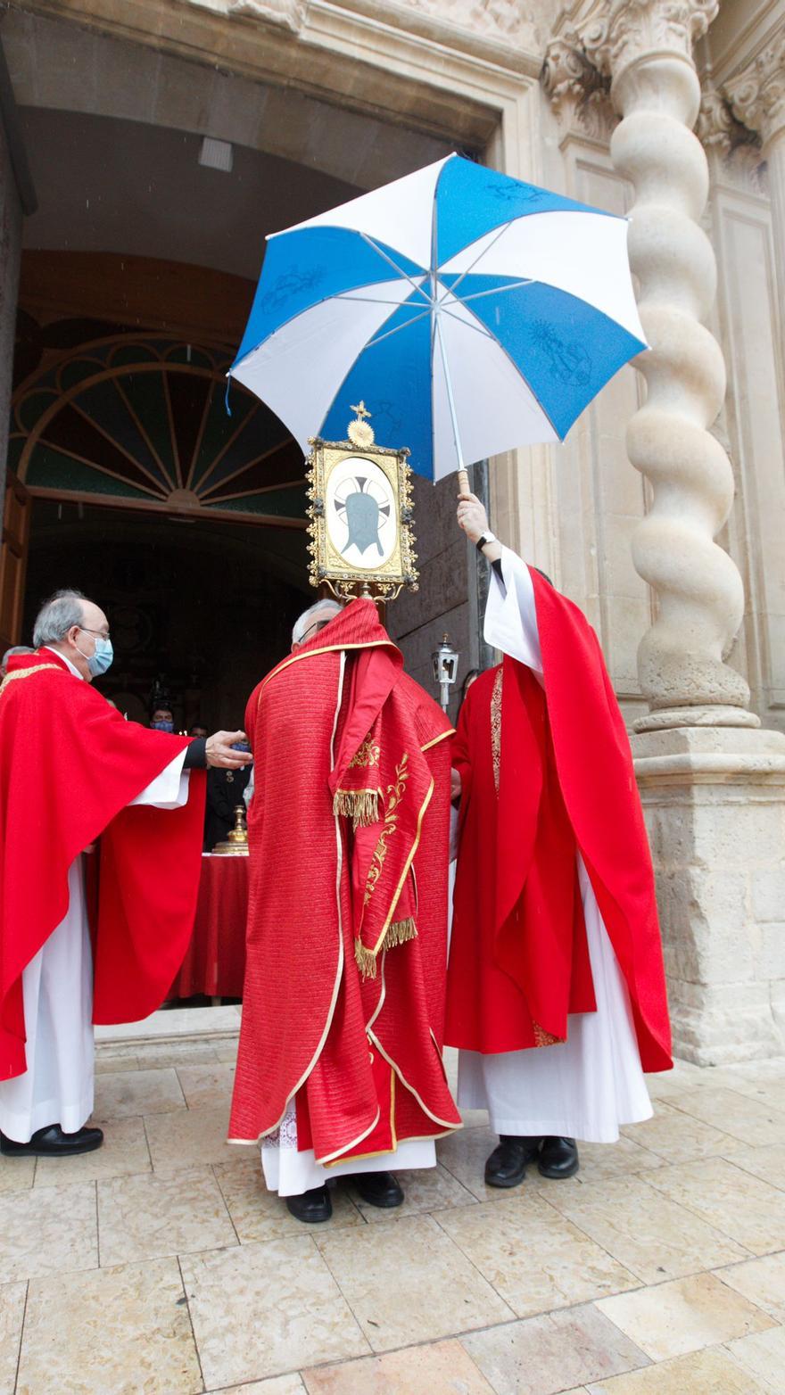 Santa Faz 2021: las imágenes de la Peregrina y la misa en Alicante