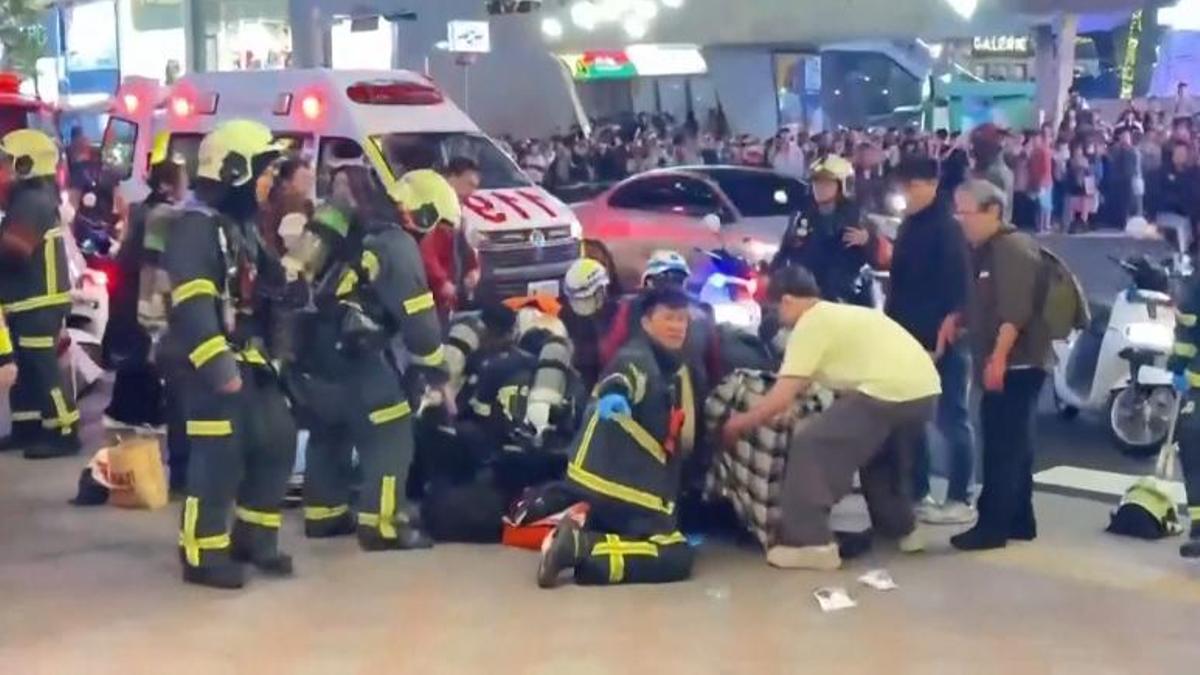 Varios fallecidos, incluido el autor, en un ataque con bombas de humo y un cuchillo en Taiwán