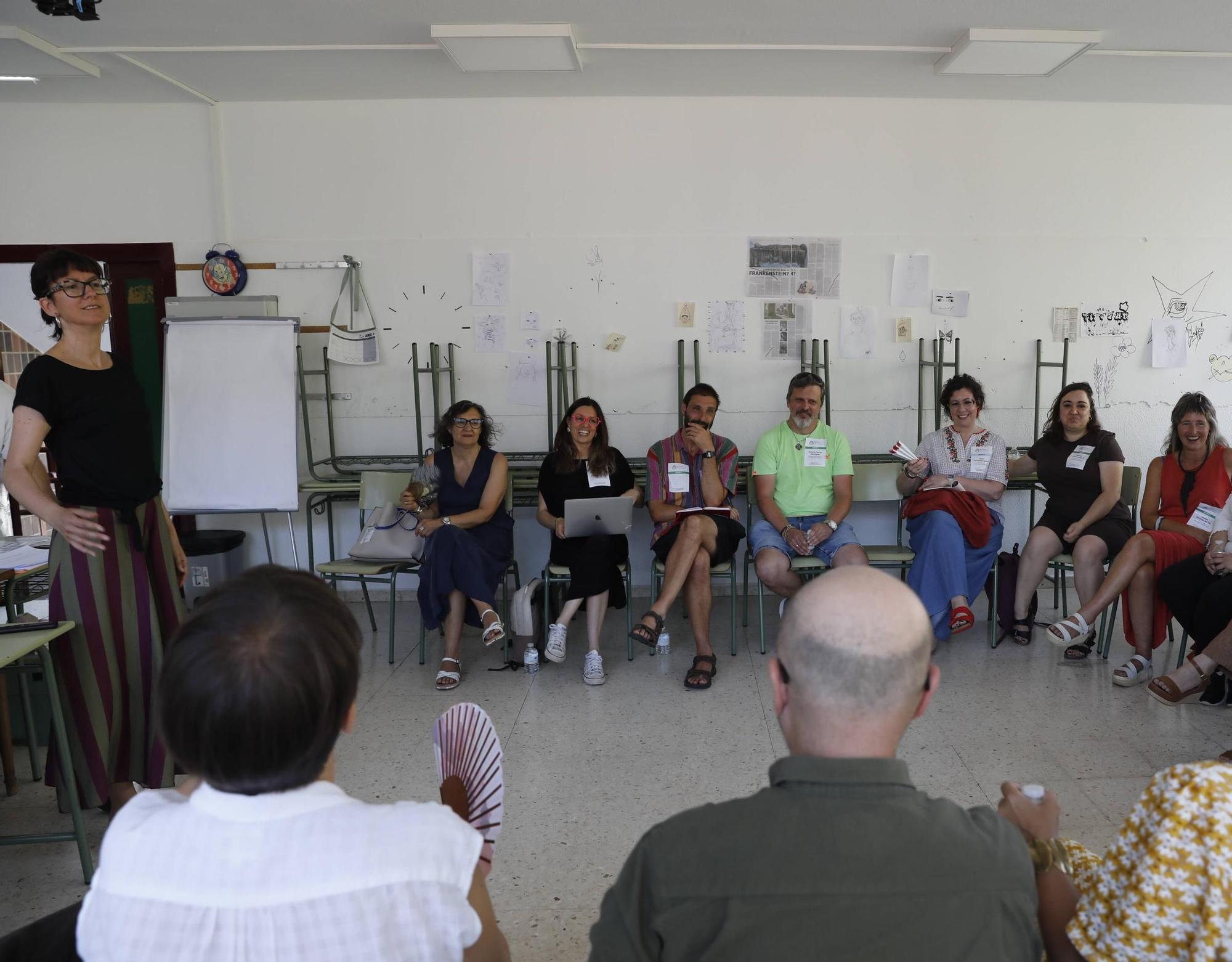 Participantes en la reunión organizada en la Escuela de Arte de Oviedo.