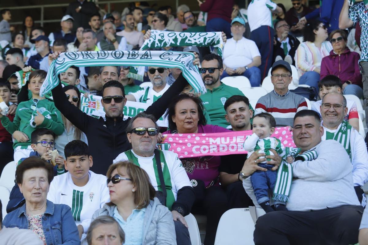 Córdoba CF-Elche, las imágenes de la afición en El Arcángel Córdoba CF-Elche, las imágenes de la afición en El Arcángel