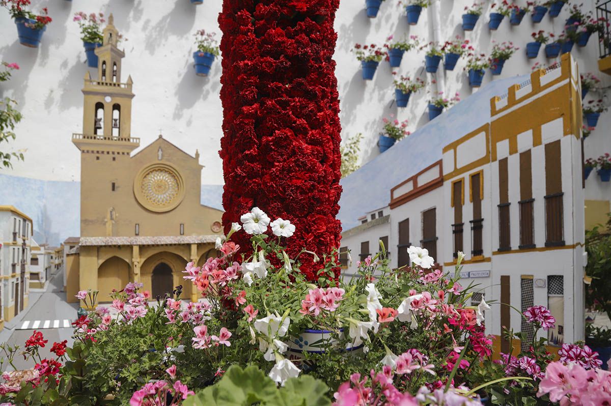 La AAVV Nuevo Cañero ganadora del concurso de Cruces de Mayo en zonas modernas