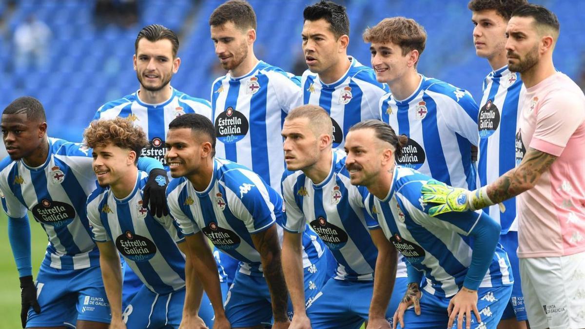 El once inicial del Deportivo el pasado domingo contra el Real Unión. |  // CARLOS PARDELLAS