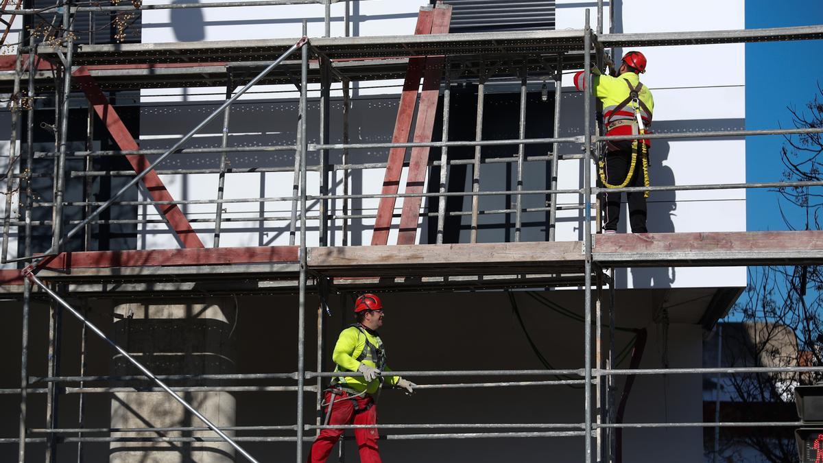 Edificio de viviendas en construcción en la capital.