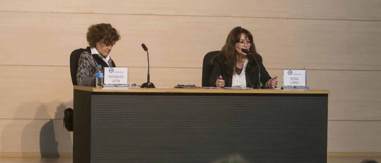 Rosa López dio ayer una charla en el Club INFORMACIÓN, organizada por el Instituto del Campo Freudiano.