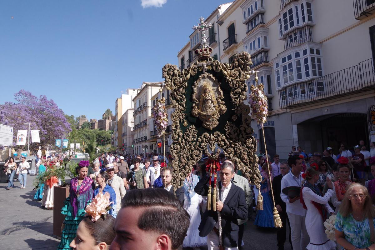 Fotos: La hermandad de Nuestra Señora del Rocío Málaga la Caleta emprende su Camino