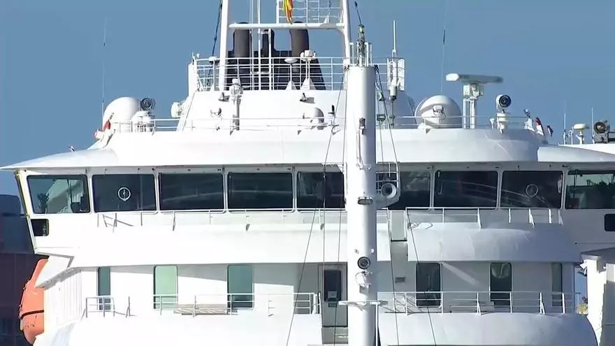 El crucero MV Hondius en el Puerto de Granadilla (Tenerife)
