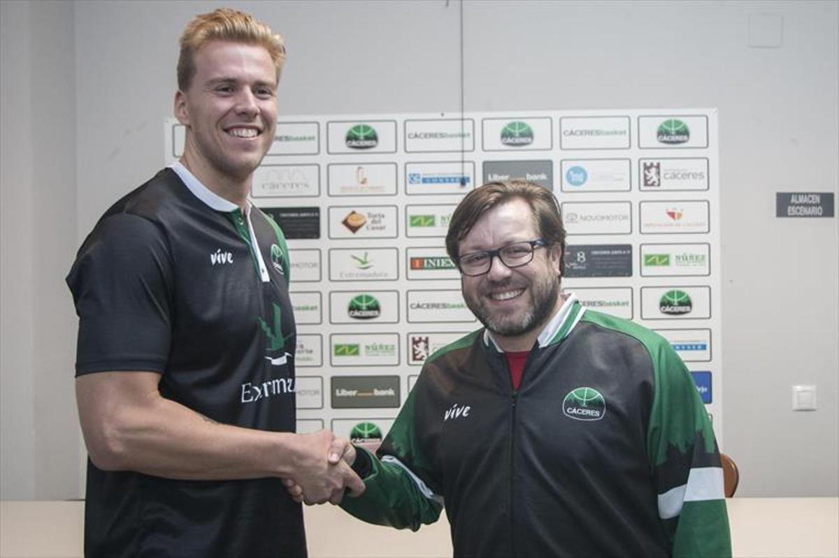 Huff, baja casi segura en el Cáceres para mañana