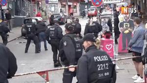 La policía dispara a un hombre con un cóctel molotov antes del Polonia-Países Bajos