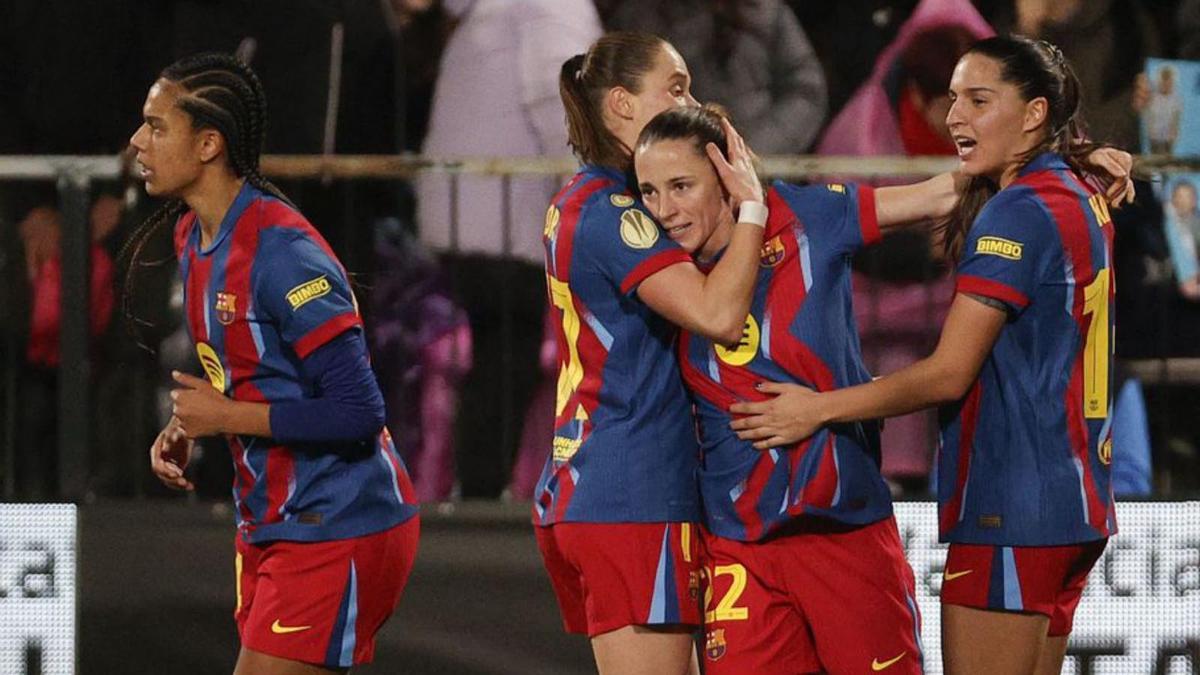 Ona Batlle celebra amb Kika i Pajor el seu gol en la semifinal. | EFE