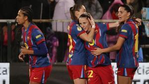 Ona Batlle celebra amb Kika i Pajor el seu gol en la semifinal. | EFE