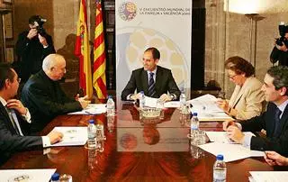 La fundación del papa tenía "empeño en eludir la contratación pública"