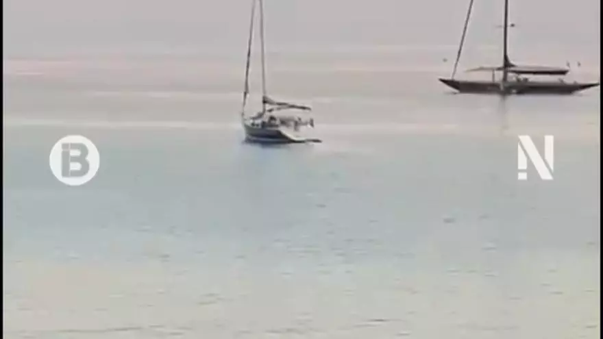 Descubre la llegada de migrantes a punta Sa Fragata en una patera